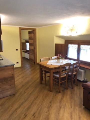 Flora Alpina Apartments-Residenza Verdebjo Gressoney-Saint-Jean Room photo